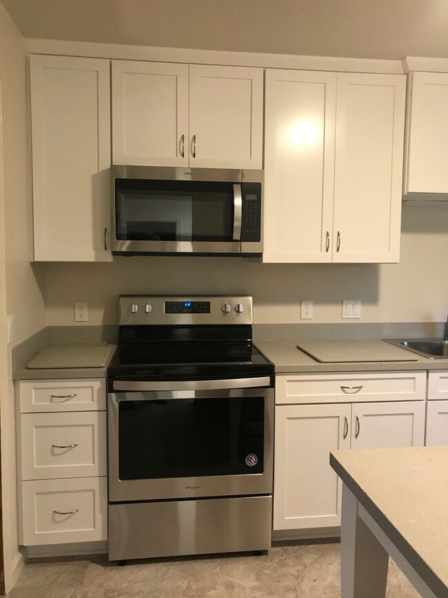 Building Photo - Remodeled Home in Lower Pioneer
