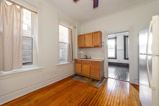 Building Photo - 1820 S Allport St
