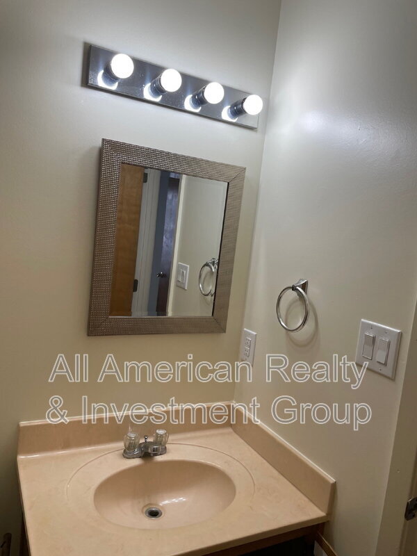 Building Photo - 112 Bayou View Dr