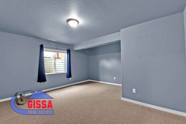Building Photo - Beautiful ranch style home available to mo...