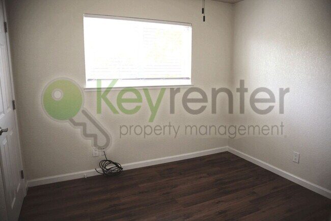 Building Photo - 9024 Alderson Ave