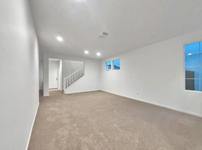 Building Photo - 1817 Terracina Dr