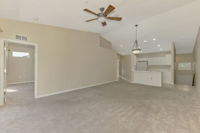 Building Photo - Beautiful 3/2 in Tara Community
