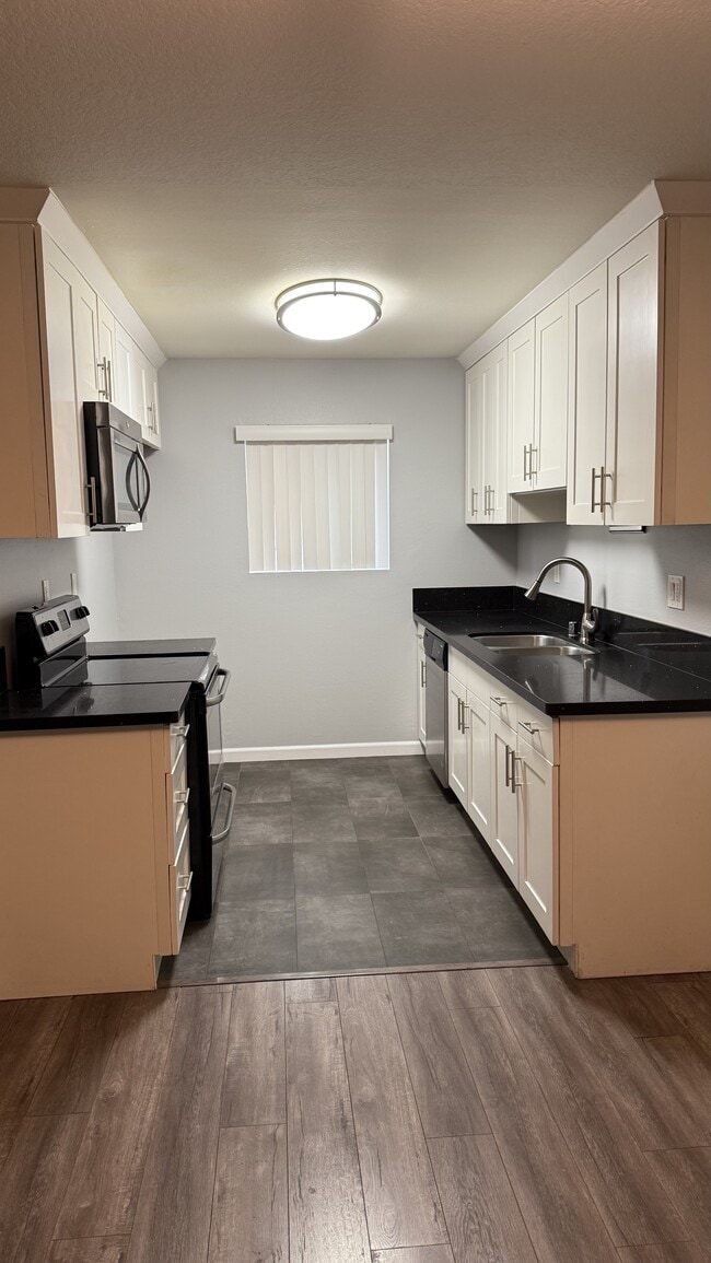 Building Photo - 14604 Gault St