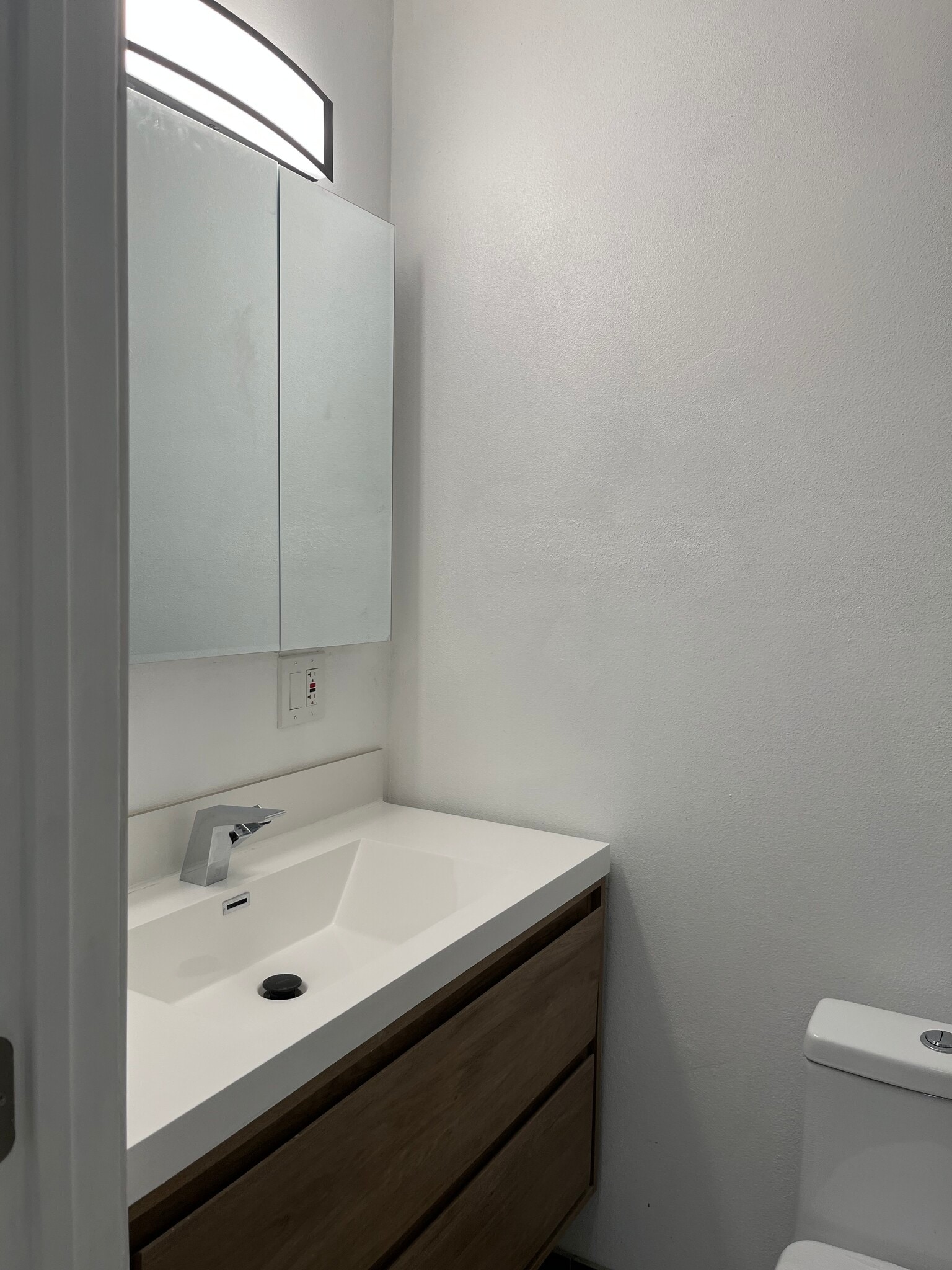 Building Photo - 365 Morrison Canyon Rd