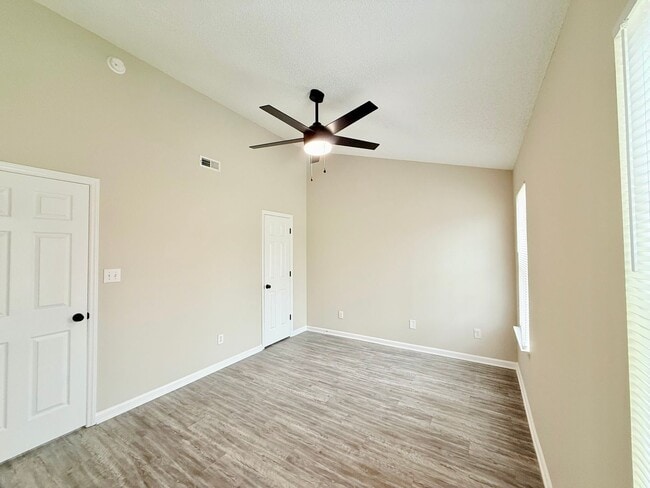 Building Photo - 4504 Biesterfield Dr