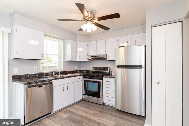 Building Photo - 37 Cardor Ct