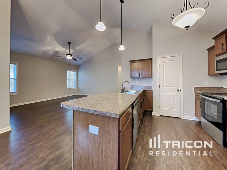 Building Photo - 1517 Reasons Drive