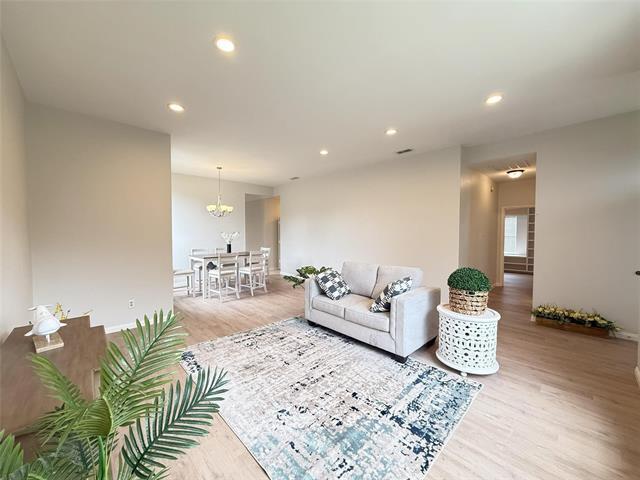 Building Photo - 8525 Clearcreek Cir