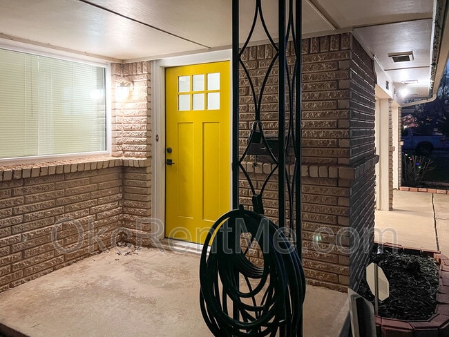 Building Photo - 106 Thompson Dr