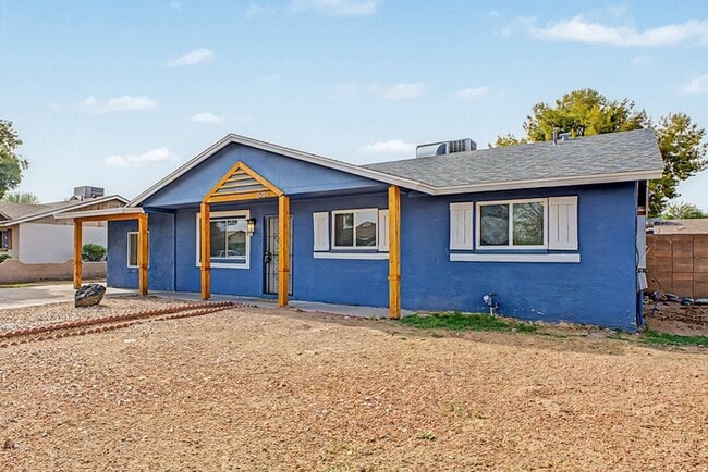 Building Photo - 3 bedroom home!