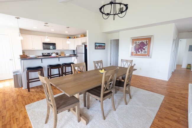 Building Photo - 4106 Temprano Dr
