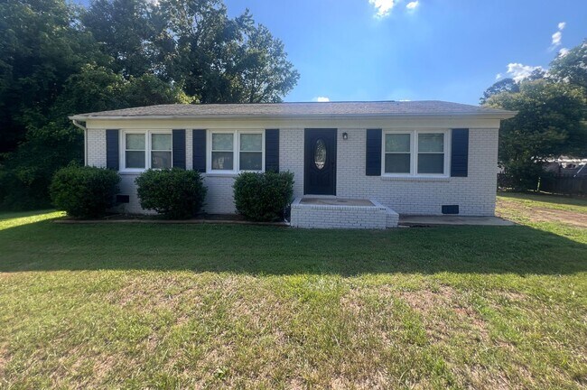 Building Photo - 3605 Somerset Dr