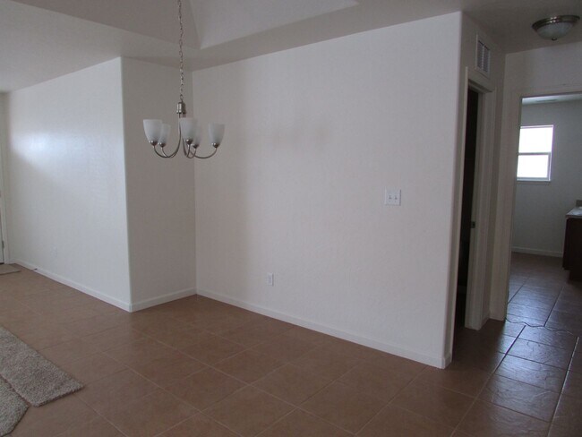 Building Photo - 2456 Hannah Ln