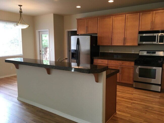 Building Photo - Gorgeous River Canyon Community Home!