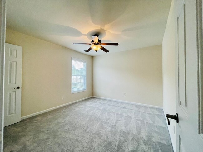 Building Photo - 4476 Farm Lake Dr