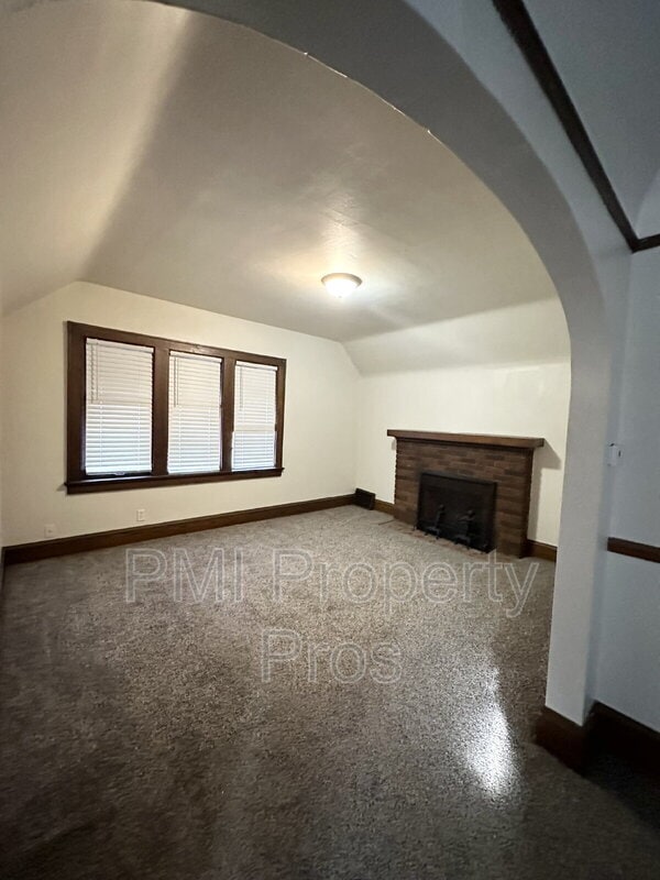 Building Photo - 3040A N 59th St