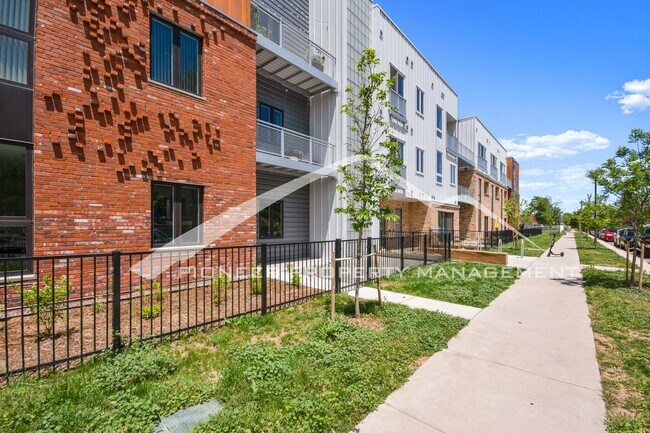 Building Photo - Newer Studio Apt in RiNo District in Denver 1 Underground Parking Space!