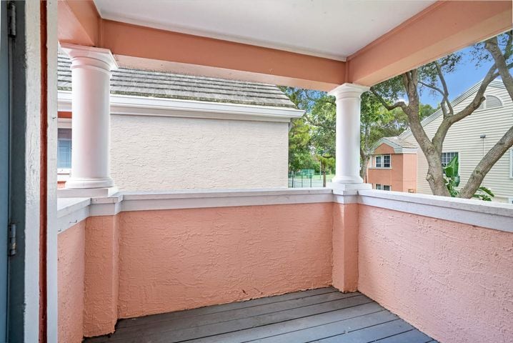 Building Photo - 1055 Crystal Way