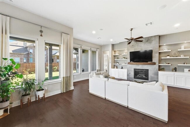 Building Photo - 108 Leon Loop