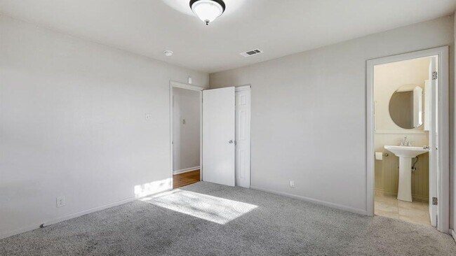 Building Photo - 4313 Bonnie Dr