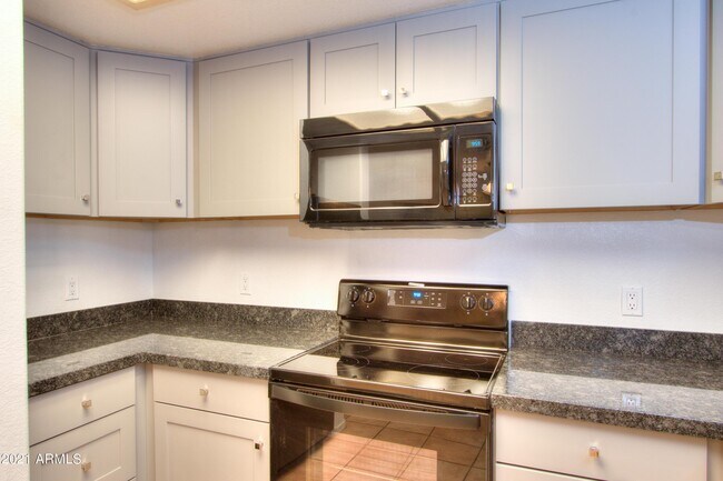 Building Photo - 10410 N Cave Creek Rd