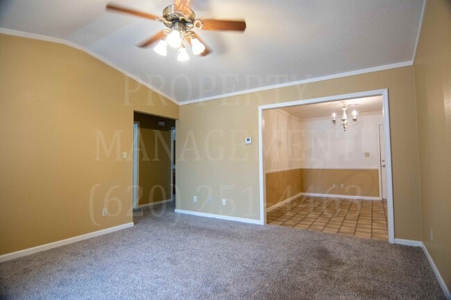 Building Photo - 2 Bedroom 2 Bath