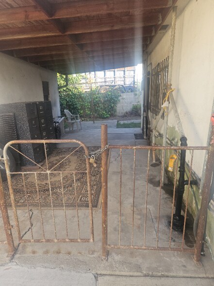 Building Photo - 10110 Ramona Dr