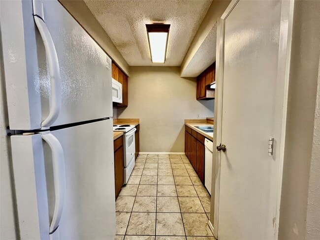 Building Photo - 1247 Dallas Dr