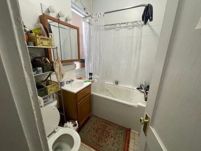 Building Photo - NO BROKER FEE 9/1 Sweet 2bed split in Brig...