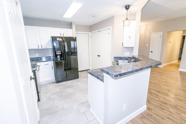 Building Photo - 24219 Wild Horses Ln