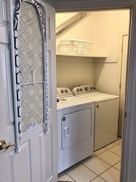 Building Photo - 2903 Clover Way