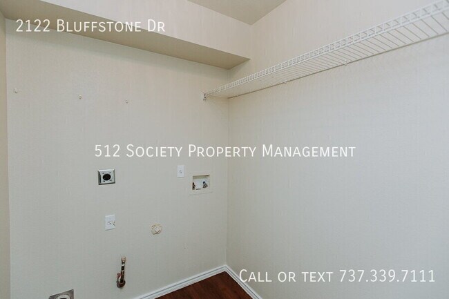Building Photo - 2122 Bluffstone Dr