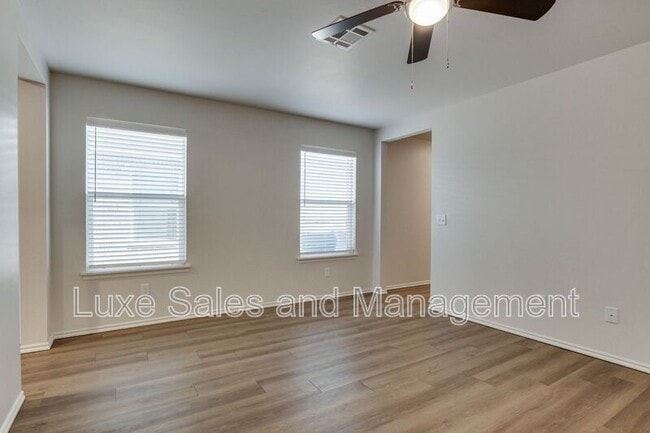 Building Photo - 10809 NW 119th St