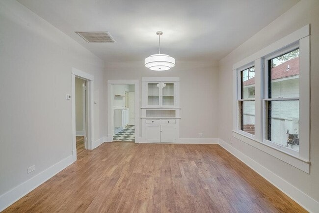 Building Photo - 804 Theresa Ave