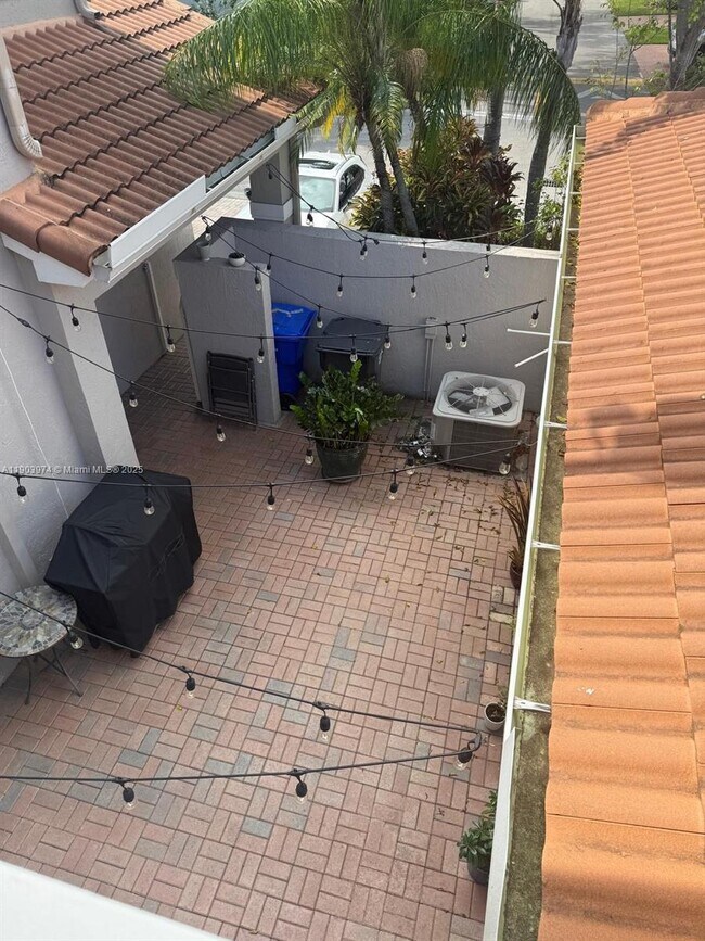 Building Photo - 1275 Yellowheart Way