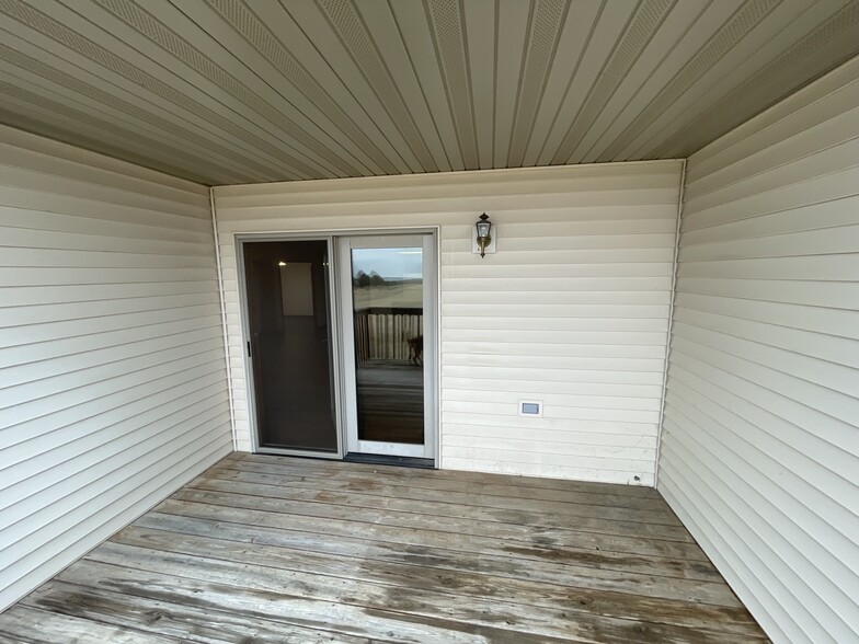 deck - 1500 Packers Ct