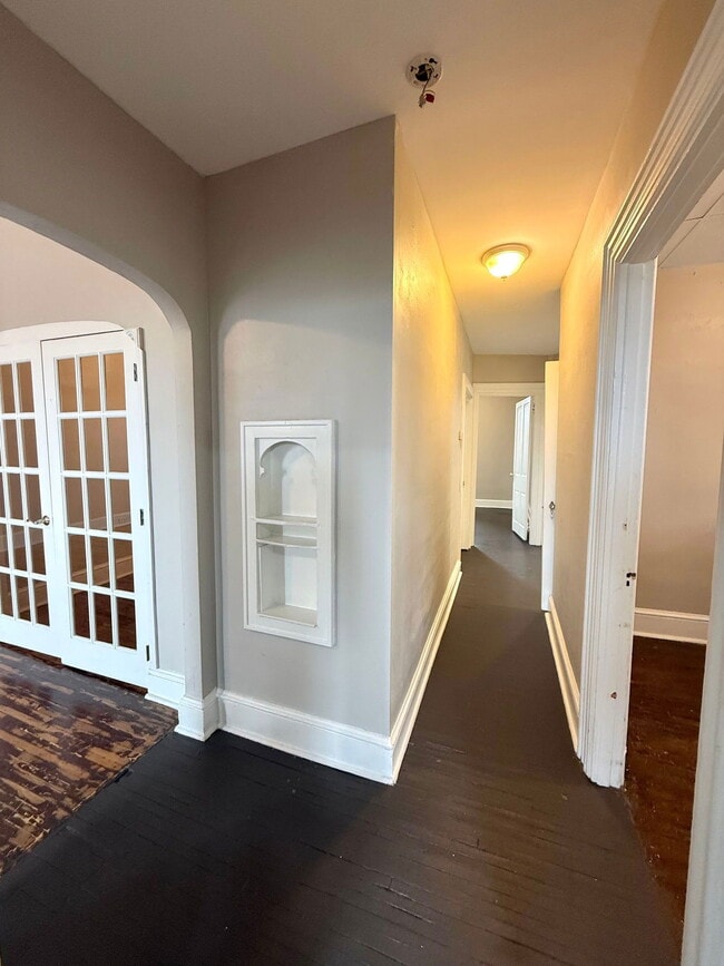 Building Photo - 241 N Queen St