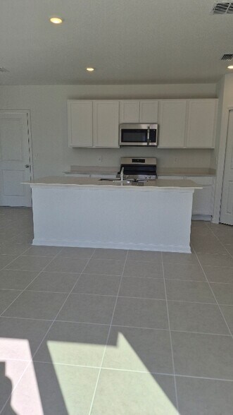 Building Photo - 3642 Hardman Dr