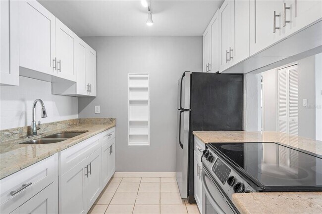 Building Photo - 11655 3rd St E