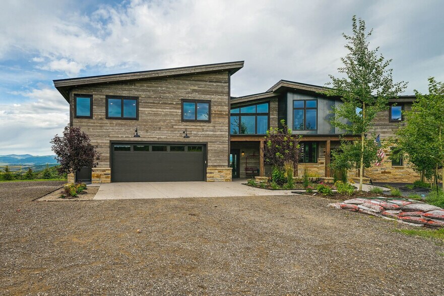 Building Photo - 33840 Beaver Pl