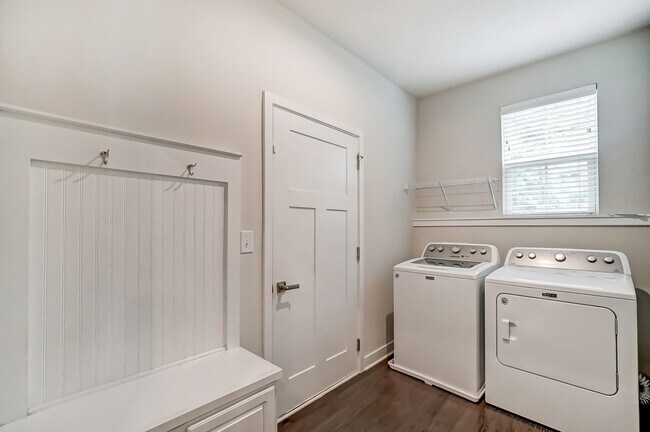 Building Photo - 5805 Barrowlands Ct