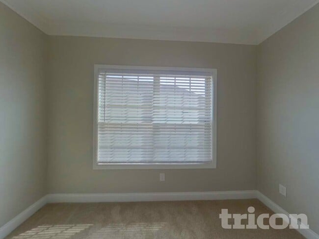 Building Photo - 910 Deepwood Ct