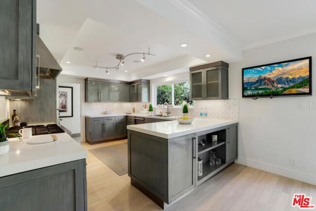 Building Photo - 1068 Casiano Rd