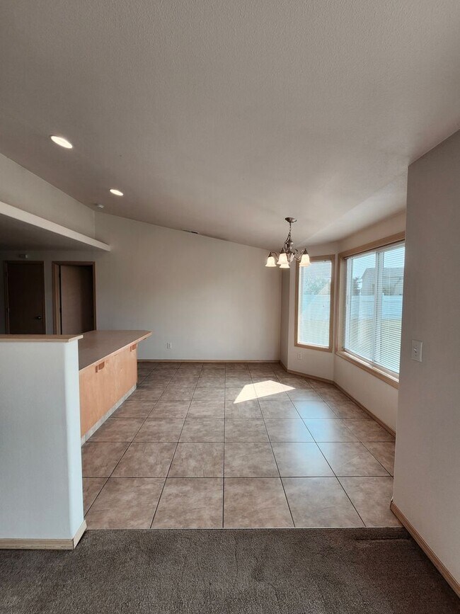 Building Photo - 5822 Austin Ct