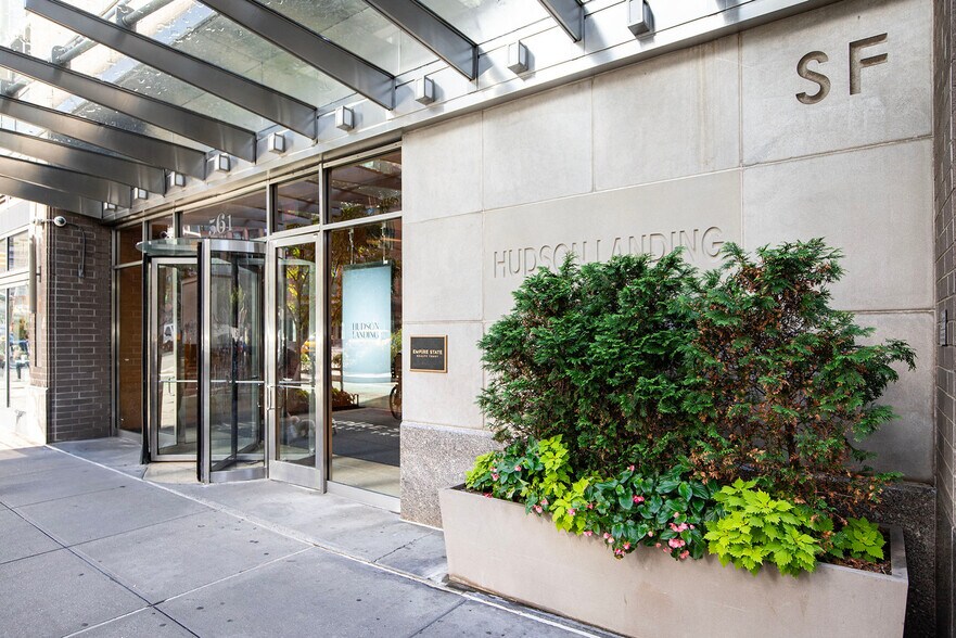 Building Photo - 561 10th Ave