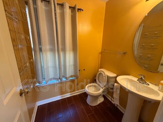 Building Photo - 120 Kennet Dr