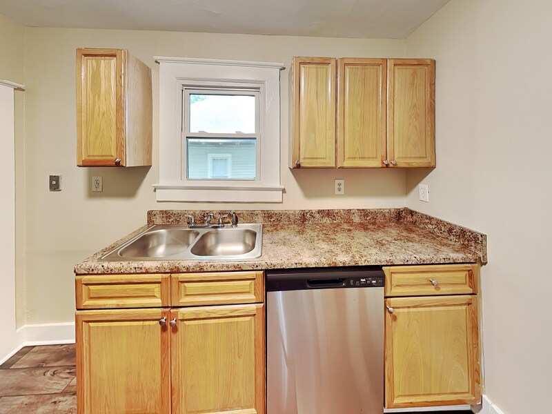 Building Photo - 2497 Lakewood Ave SW