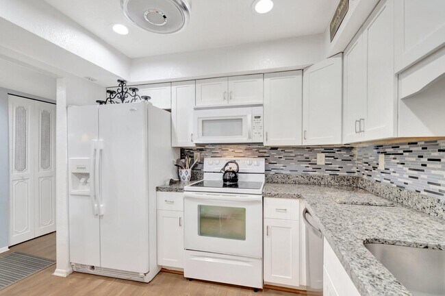 Building Photo - 3520 S Ocean Blvd