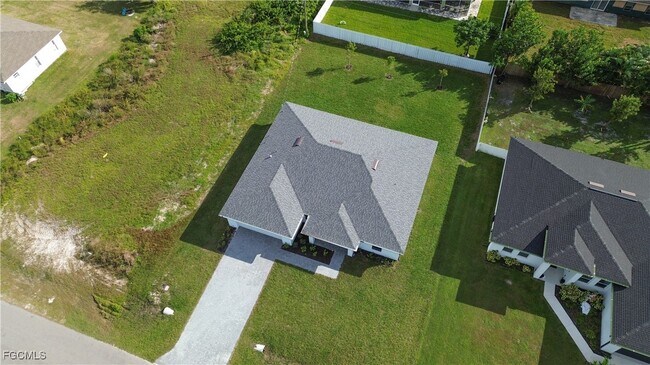 Building Photo - 420 NW 4th Terrace